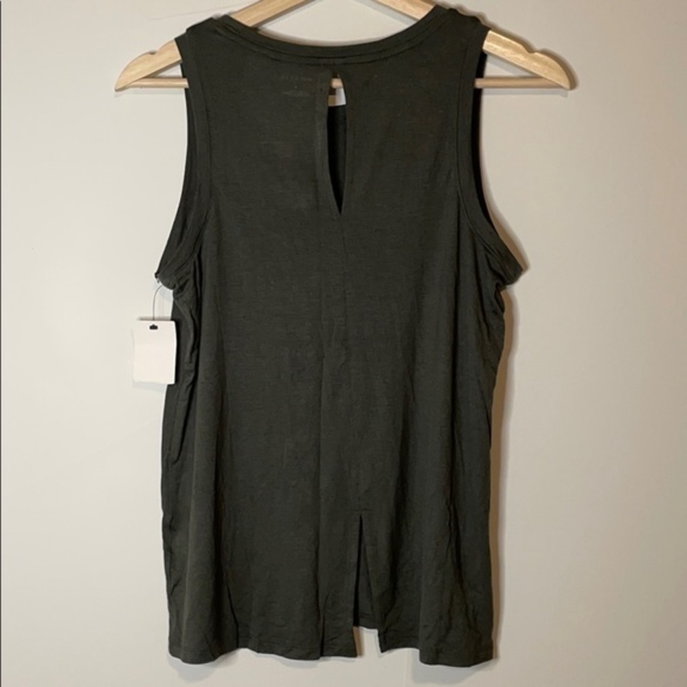 Halogen Keyhole Back Tank Top - Picture 5 of 5